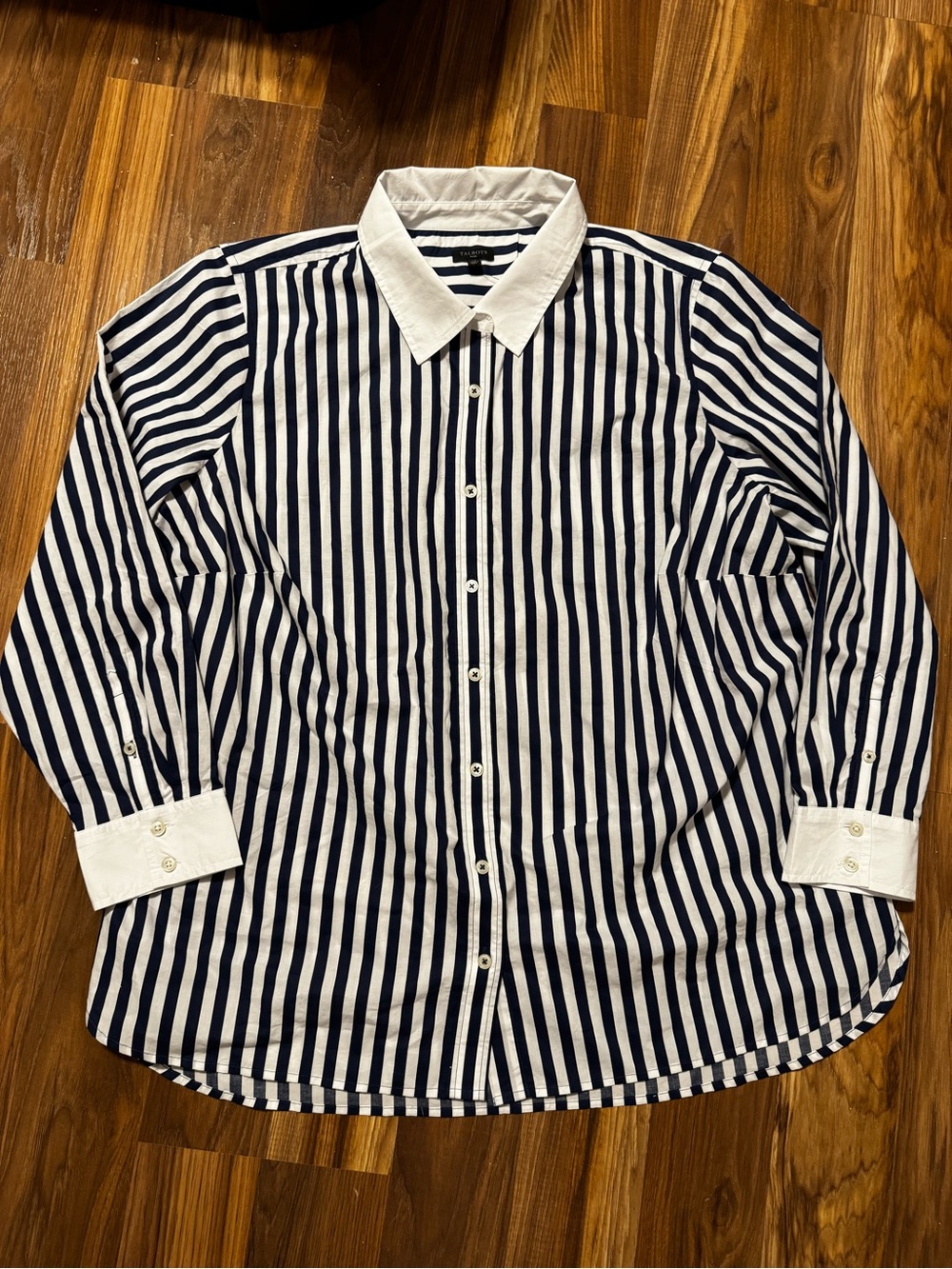 🚨 AWESOME Talbots Navy and White Striped Button-Down Shirt EXTREMELY FLATTERING!